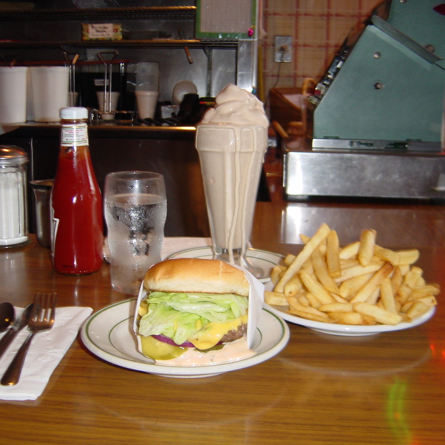 Why Pasadena’s famed Pie ‘N Burger has thrived for more than 50 years